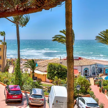 Beachfront Dona Lola *