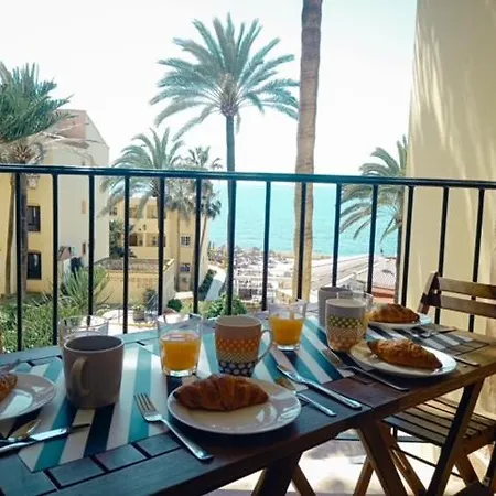 Beachfront Dona Lola Apartment *