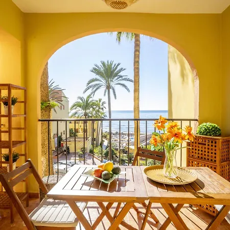 Appartamento Beachfront Dona Lola *
