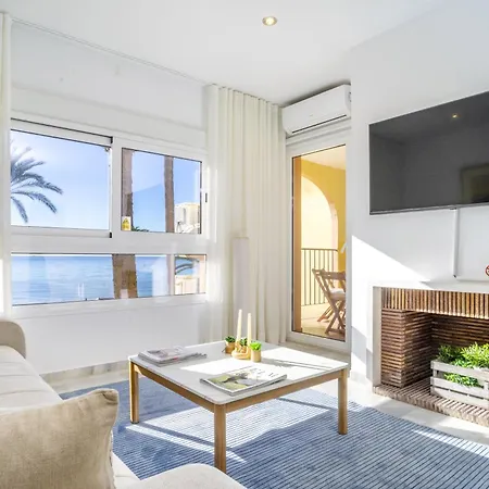 Beachfront Dona Lola Appartamento