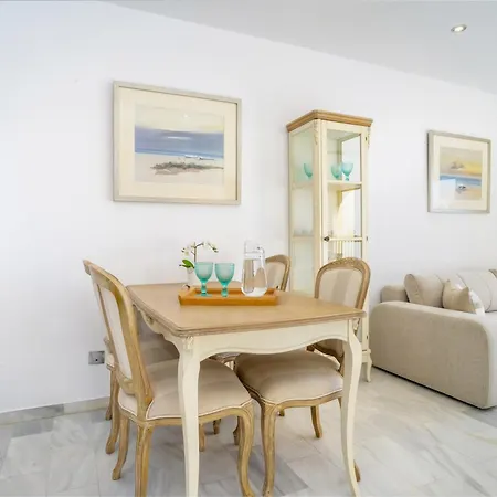 Appartamento Beachfront Dona Lola *