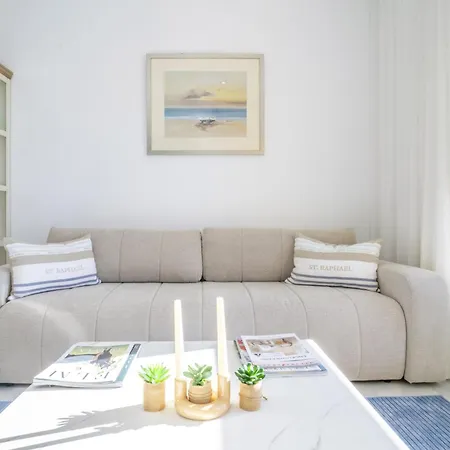 Beachfront Dona Lola