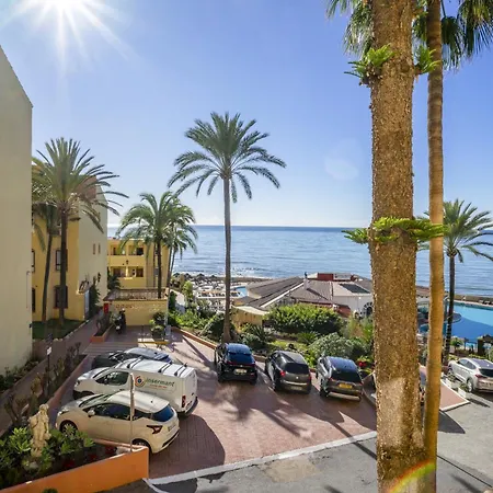 Beachfront Dona Lola Appartamento *